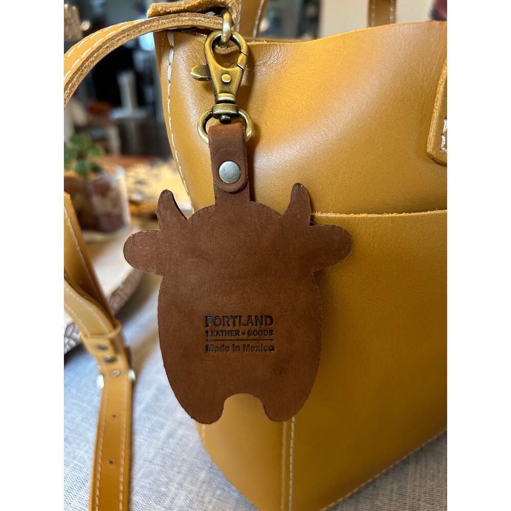 Portland Leather Cow Purse Charm Portland Leather Rufus Farm Keychain NEW - Picture 2 of 2